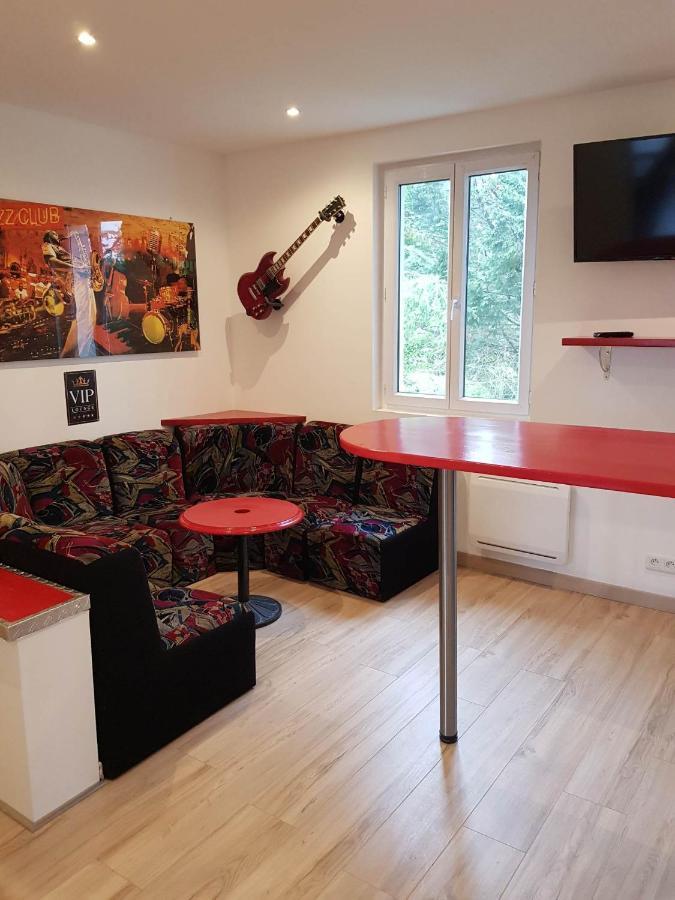 05 - Tres Joli 3 Pieces Neuf 2 Chambres, Logement Tout Equipe Pour 1 A 4 Personnes Maximum, Vue Sur Jardin Avec Parking Privatif, Grand Fourgon Possible, Tout Le Linge De Maison Est Fourni Аннессе-е-Больє Екстер'єр фото